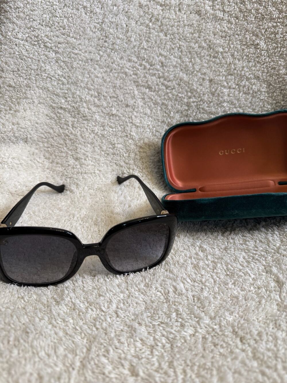Gucci Black Squar Oversized Sunglasses Brown Lens Gold GG Logo Velvet Case Frame